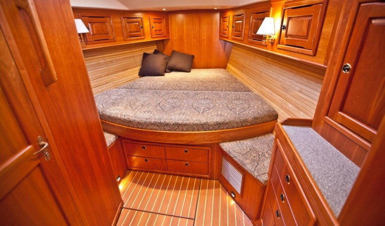 48 Saga Centerline King in Main Cabin