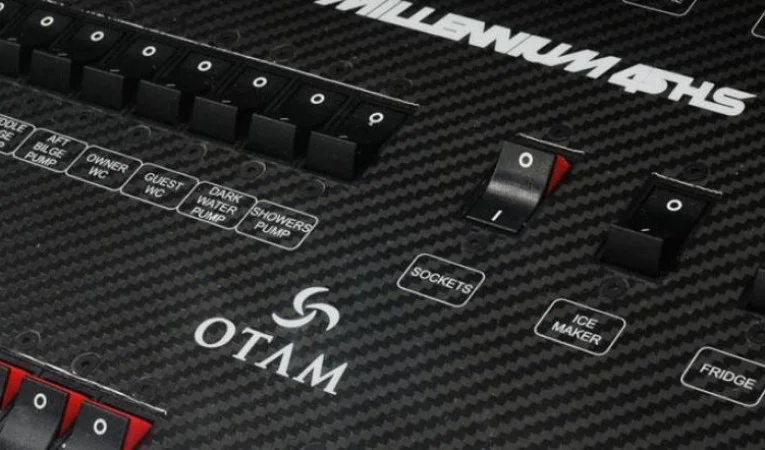 45 Otam Carbon Fiber helm