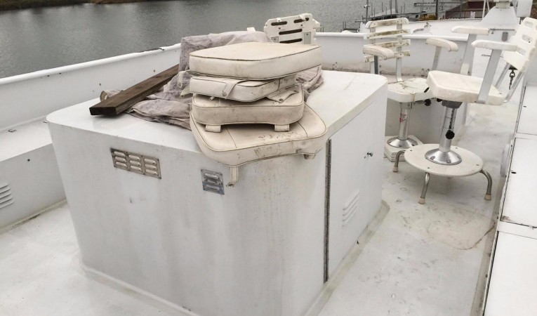 91 Broward FLYBRIDGE - MAST ISLAND