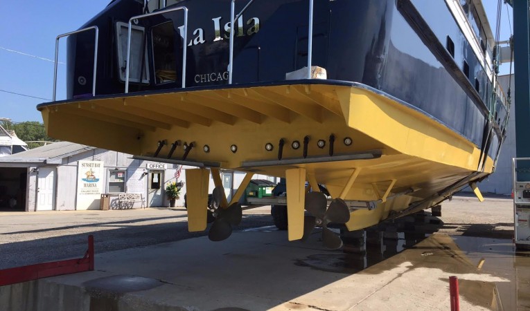 91 Broward CLOSE-UP PIX OF TRANSOM