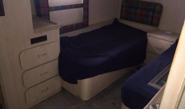 91 Broward STARBOARD GUEST STATEROOM