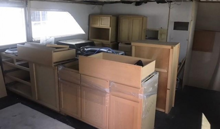 91 Broward COUNTRY KITCHEN