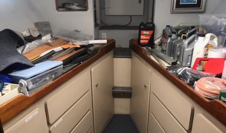 91 Broward CREW'S QUARTERS