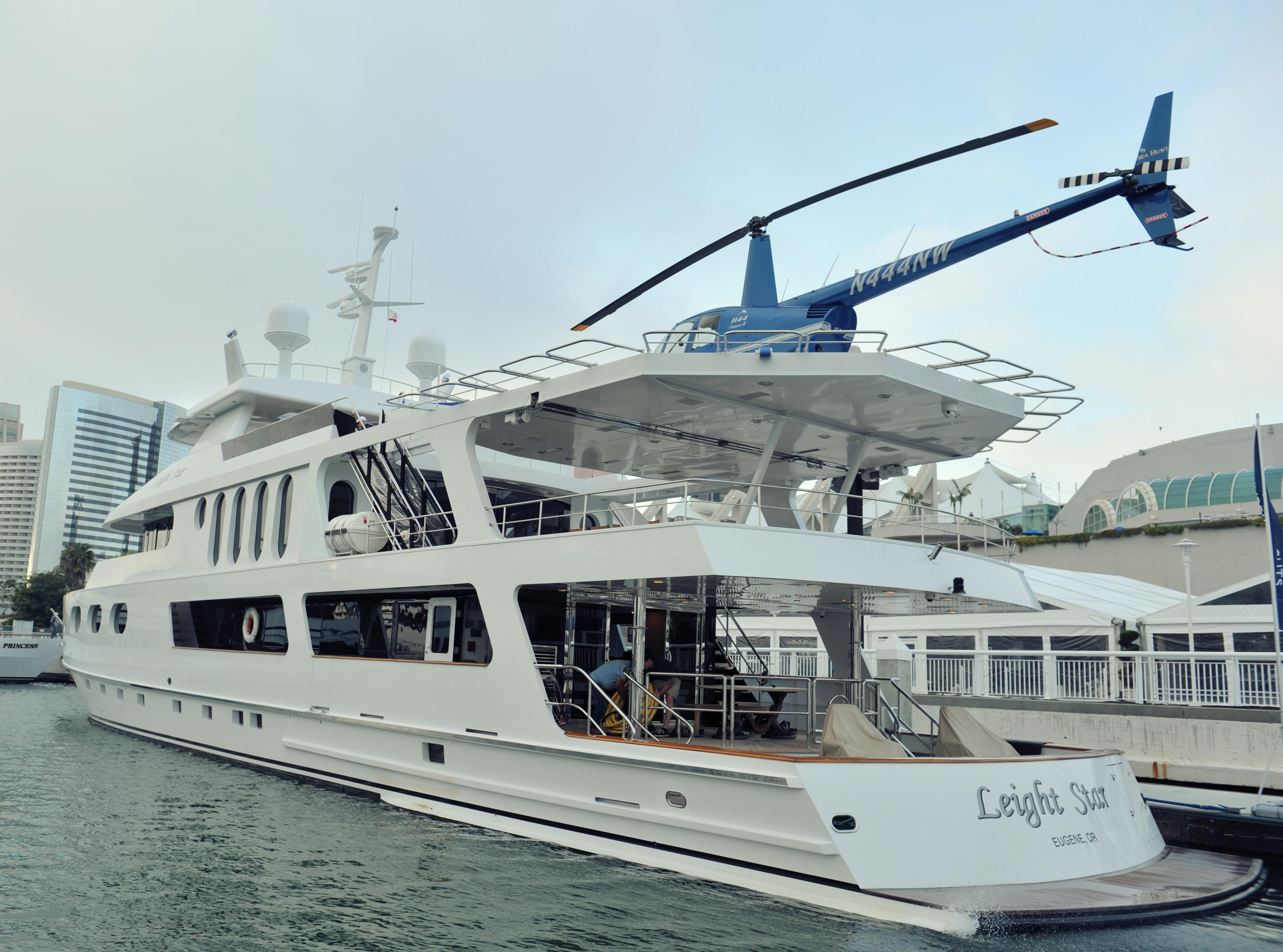 the leight star yacht