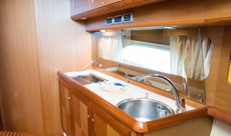 44 Mochi Craft Galley Fwd