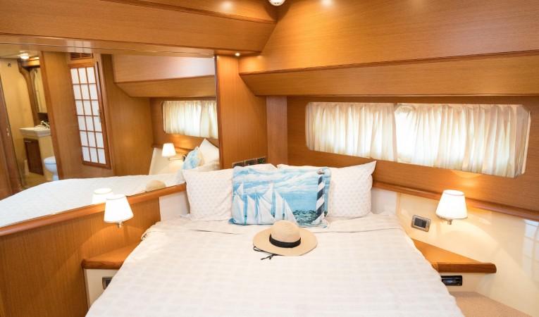44 Mochi Craft Master Stateroom 2