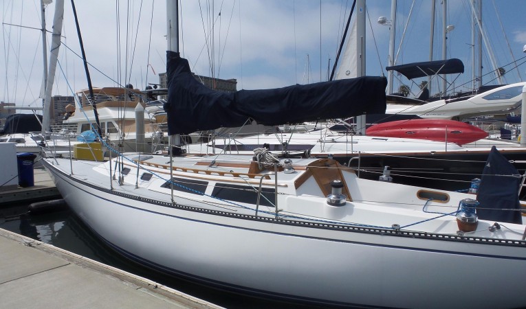 38 Catalina Port Side