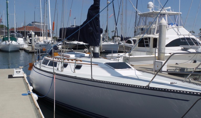 38 Catalina Starboard sideview