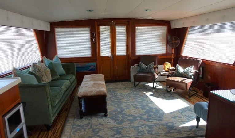 61 Hatteras Very nice layout