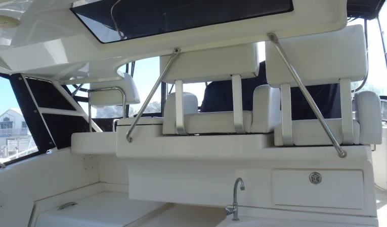 35 Silverton Aft deck 2