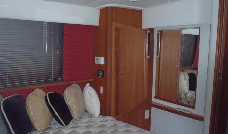 35 Silverton Master stateroom 2