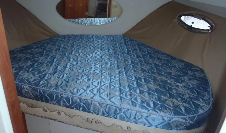 35 Silverton VIP stateroom