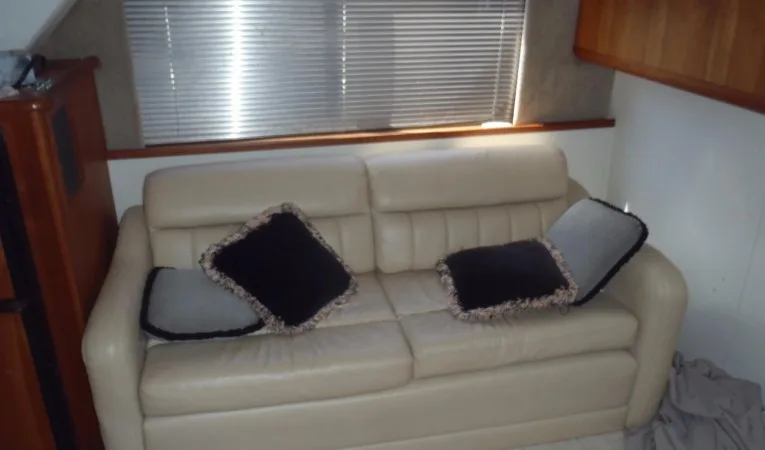 35 Silverton Main salon sofa
