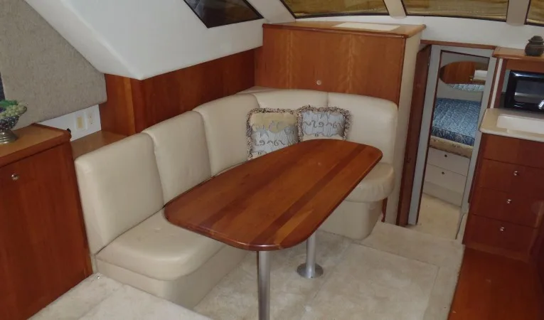 35 Silverton Dinette