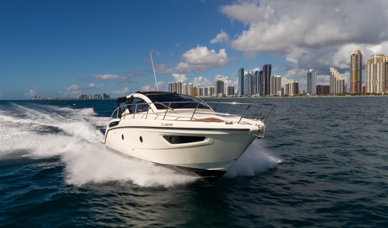 38 Azimut 