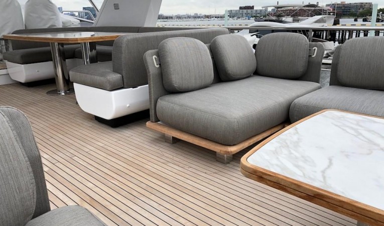 66 Azimut Flybridge Forward