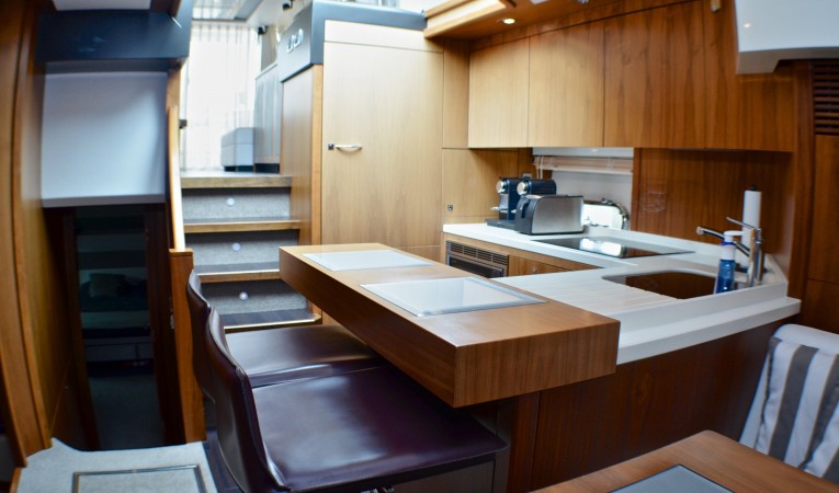 74 Sunseeker Galley Bar