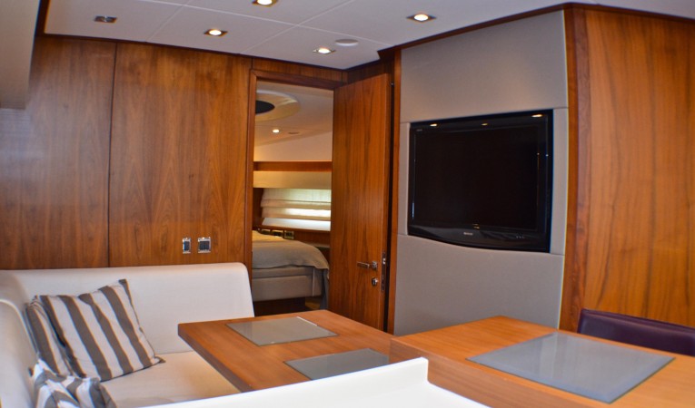 74 Sunseeker Galley Seating