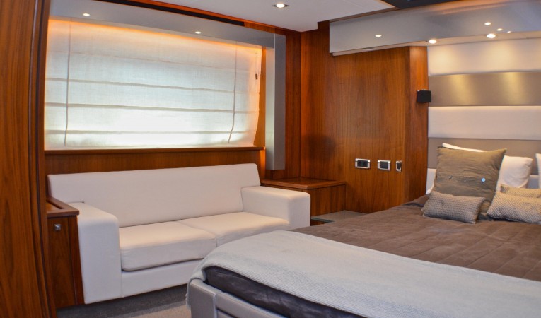 74 Sunseeker Master Cabin