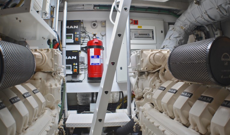 74 Sunseeker Engine Room