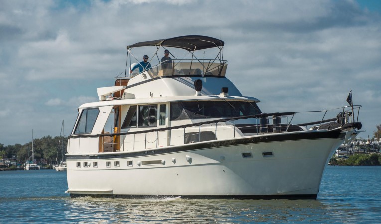 53 Hatteras 