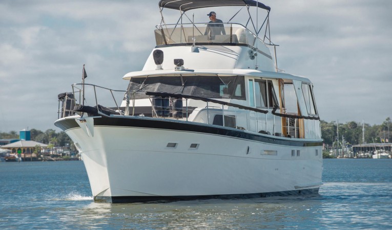 53 Hatteras 