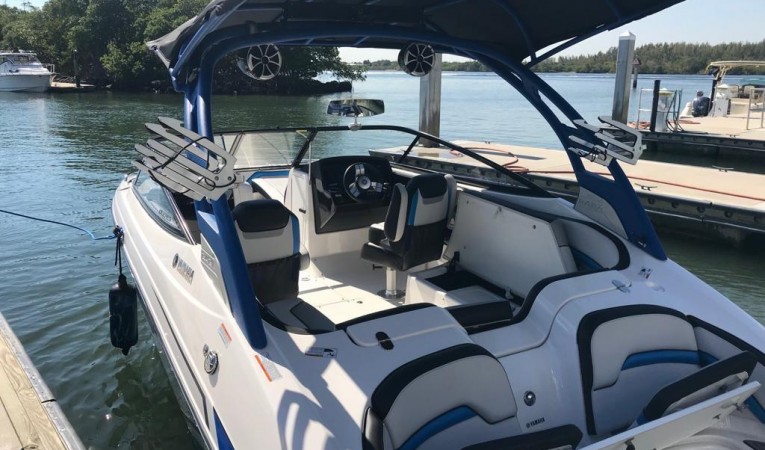 24 Yamaha Boats 2018 Yamaha 242X - E Series - Space Blue