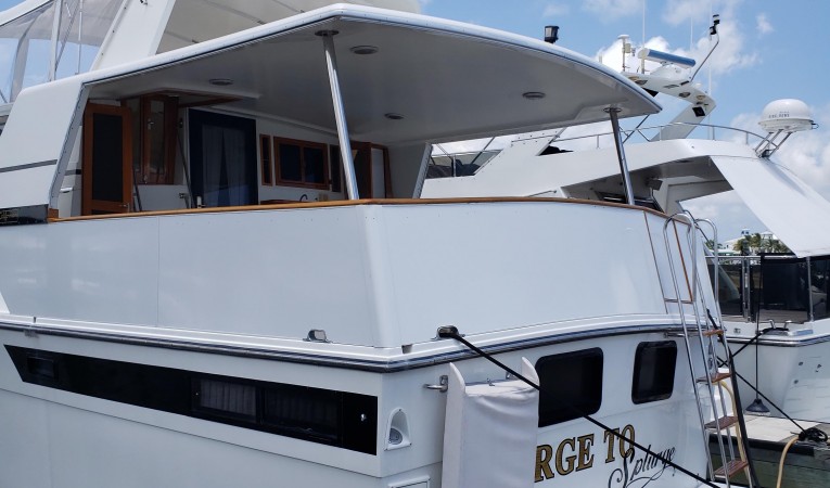 48 Carver Port stern