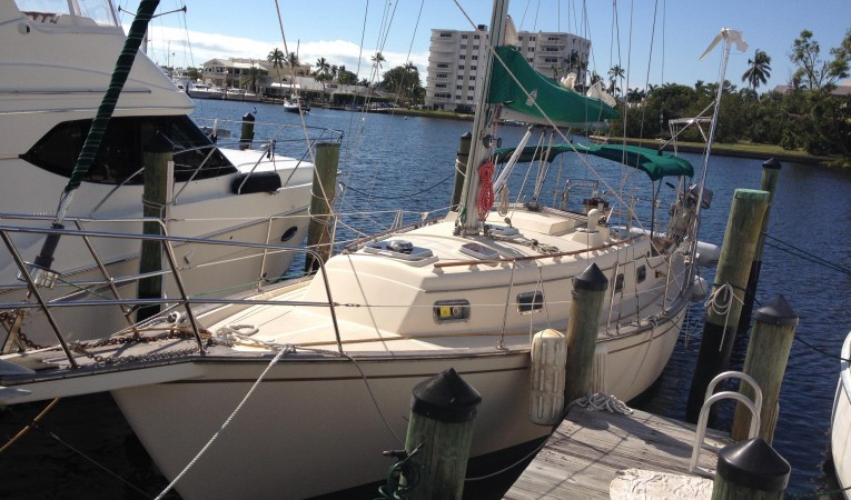 32 Island Packet Portside Profile