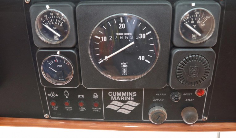 43 Selene Cummins Gauge Panel