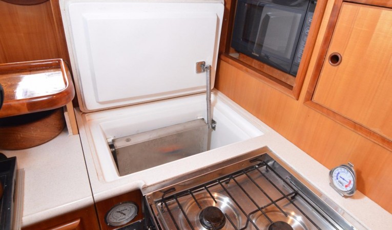 43 Selene Galley- Grunnert Freezer
