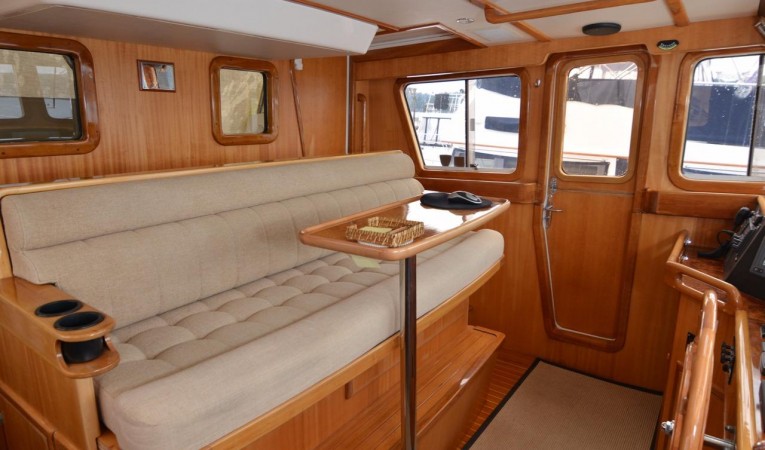 43 Selene Pilothouse- Looking port