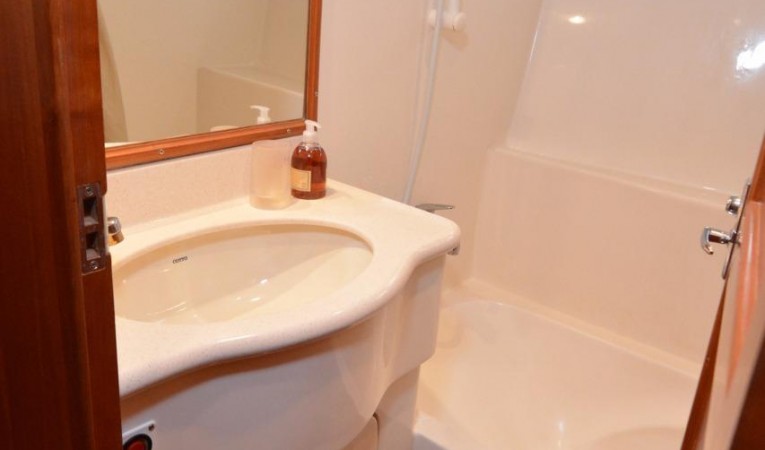 43 Selene Master Stateroom- Ensuite head