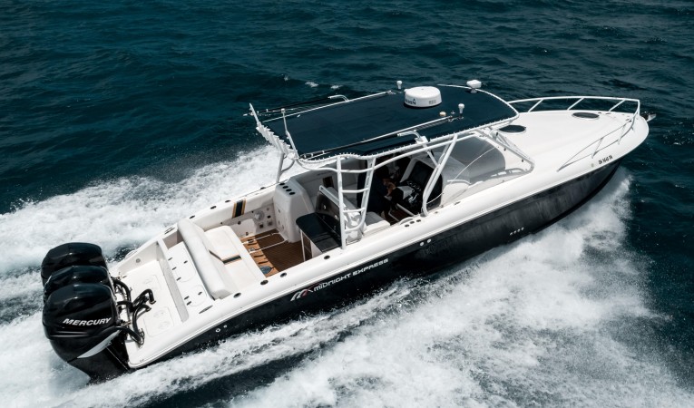 37 Midnight Express Stbd