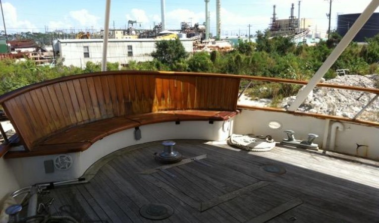 86 Feadship Aft deck seating