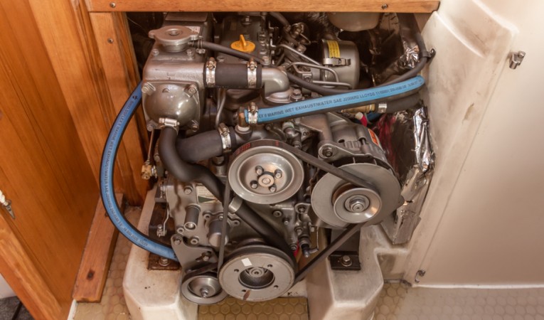 32 Catalina Yanmar Engine