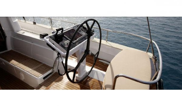 62 Moody Steering Stbd