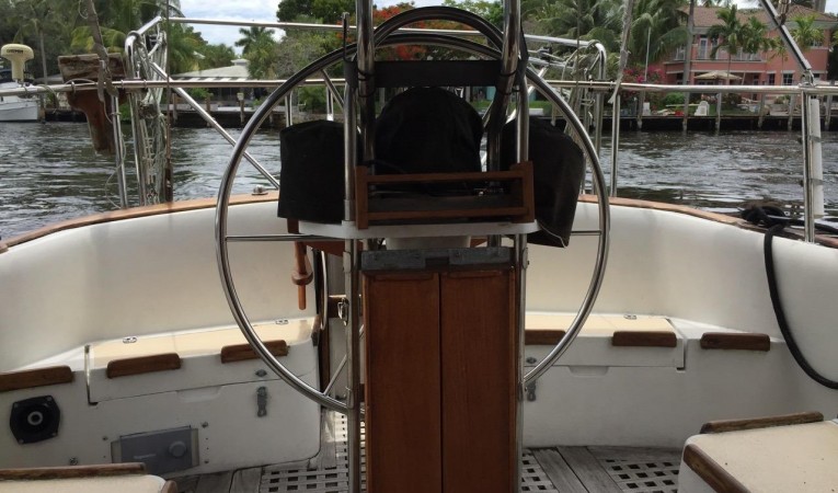 36 Islander Yachts Plenty of seating in cockpit