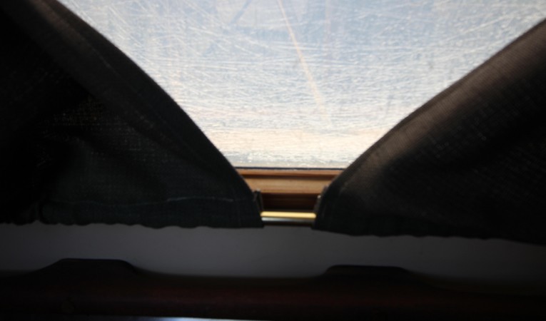 36 Islander Yachts Saloon window crazing