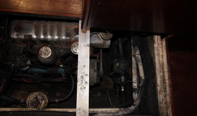 36 Islander Yachts Engine room under saloon sole.