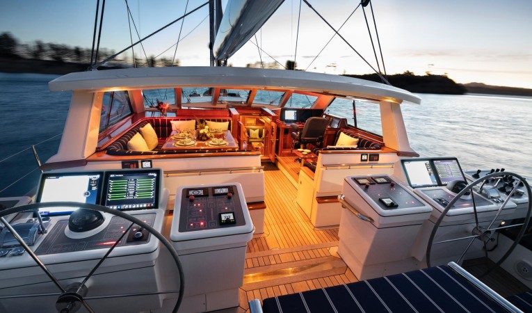 108 Alloy Yachts 