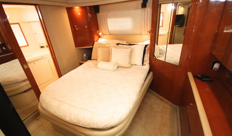 42 Sea Ray Aft Stateroom 2