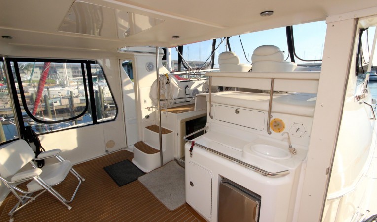 42 Sea Ray Aft Deck 1