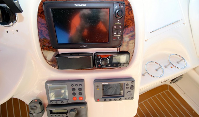 42 Sea Ray Electronics