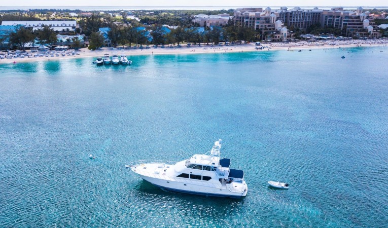 82 Hatteras 