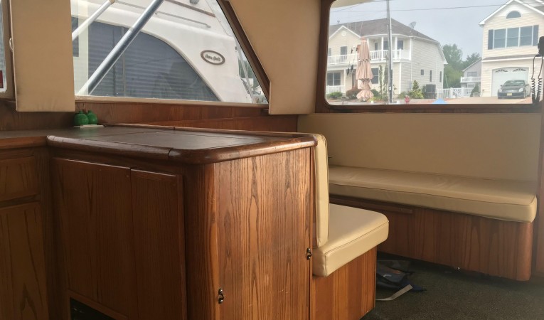 44 Henriques Starboard Side Salon