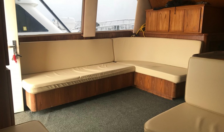 44 Henriques Port Side Salon