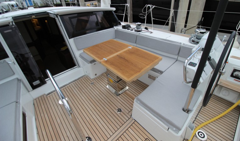 51 Beneteau 