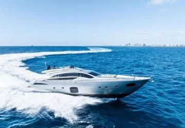 82' Pershing 2017