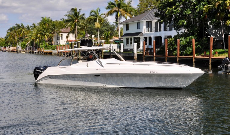 38 Intermarine 